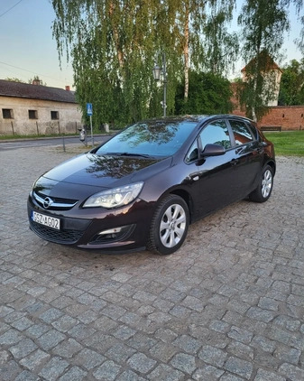 Opel Astra cena 31900 przebieg: 181000, rok produkcji 2015 z Szczecin małe 92